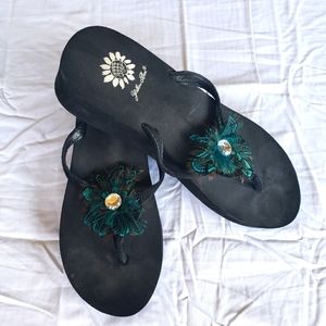 Yellow Box Peacock Feather Flip-flops